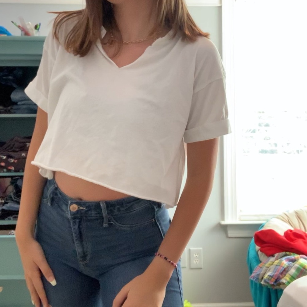 cropped white simple top